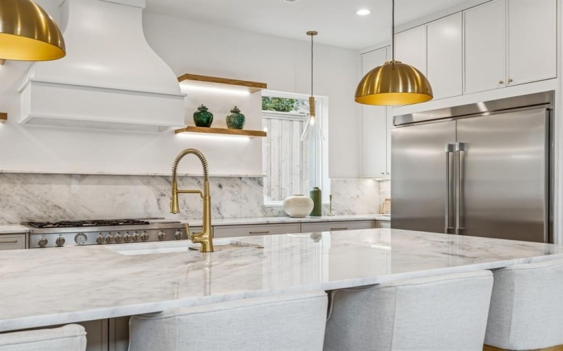 1811 Bermuda Street, Dallas, TX 75214, 5 Bedrooms Bedrooms, ,6 BathroomsBathrooms,Residential,For Sale,1811 Bermuda Street,0,21172634