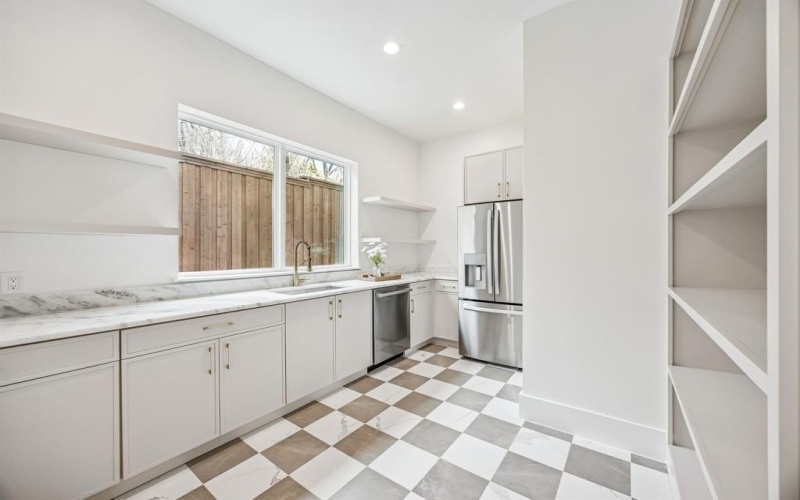 1811 Bermuda Street, Dallas, TX 75214, 5 Bedrooms Bedrooms, ,6 BathroomsBathrooms,Residential,For Sale,1811 Bermuda Street,0,21172634