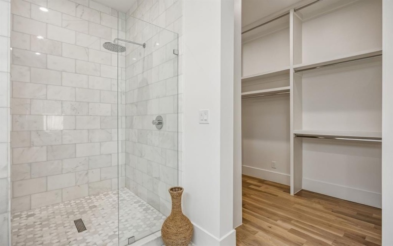 1811 Bermuda Street, Dallas, TX 75214, 5 Bedrooms Bedrooms, ,6 BathroomsBathrooms,Residential,For Sale,1811 Bermuda Street,0,21172634