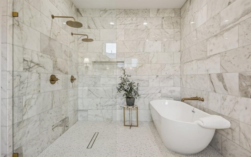 1811 Bermuda Street, Dallas, TX 75214, 5 Bedrooms Bedrooms, ,6 BathroomsBathrooms,Residential,For Sale,1811 Bermuda Street,0,21172634