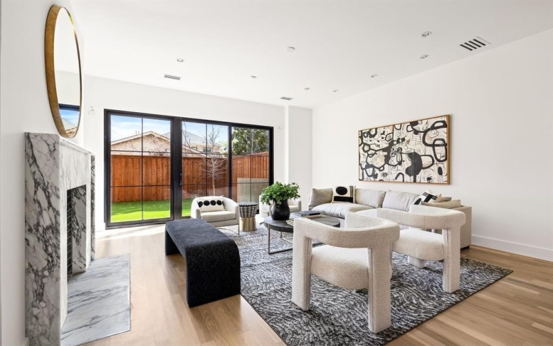 3936 Hawthorne Avenue, Dallas, TX 75219, 3 Habitaciones Habitaciones , ,3 BañosBaños,Residential,En Venta,3936 Hawthorne Avenue,0,21172751