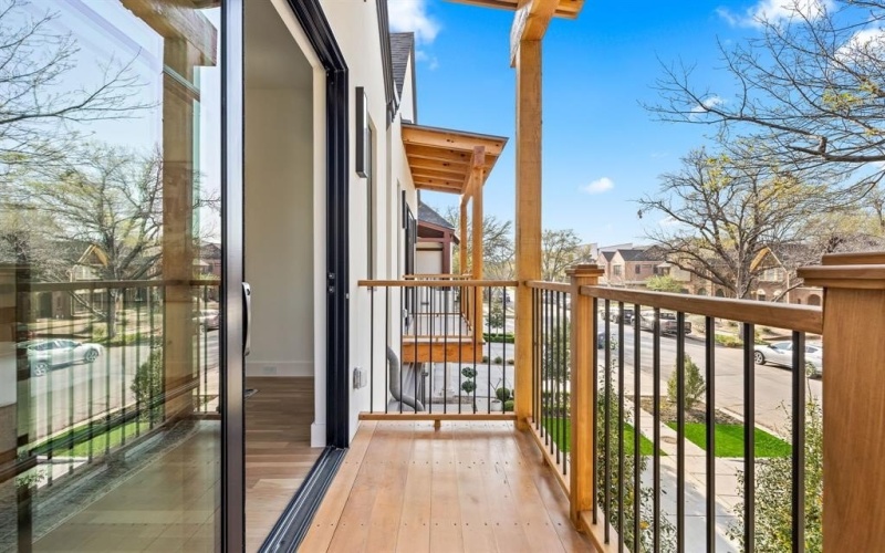 3936 Hawthorne Avenue, Dallas, TX 75219, 3 Habitaciones Habitaciones , ,3 BañosBaños,Residential,En Venta,3936 Hawthorne Avenue,0,21172751