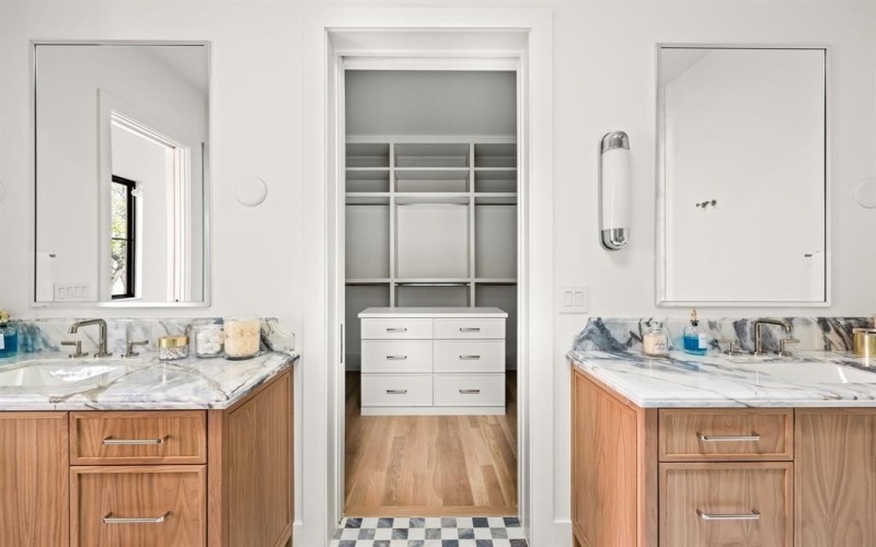 3936 Hawthorne Avenue, Dallas, TX 75219, 3 Habitaciones Habitaciones , ,3 BañosBaños,Residential,En Venta,3936 Hawthorne Avenue,0,21172751