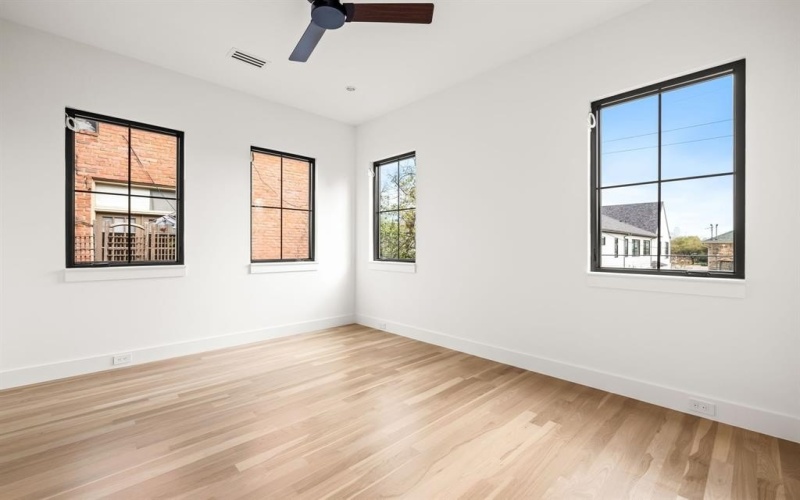 3936 Hawthorne Avenue, Dallas, TX 75219, 3 Habitaciones Habitaciones , ,3 BañosBaños,Residential,En Venta,3936 Hawthorne Avenue,0,21172751