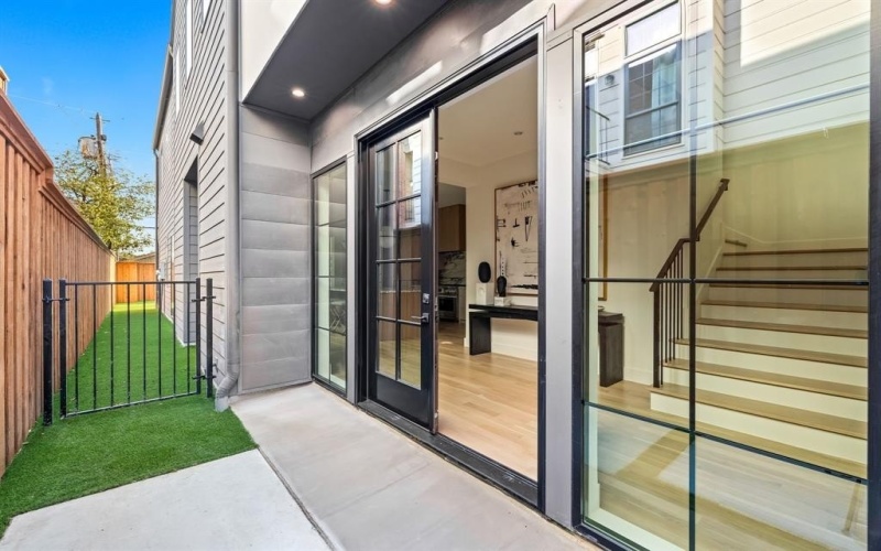 3936 Hawthorne Avenue, Dallas, TX 75219, 3 Habitaciones Habitaciones , ,3 BañosBaños,Residential,En Venta,3936 Hawthorne Avenue,0,21172751