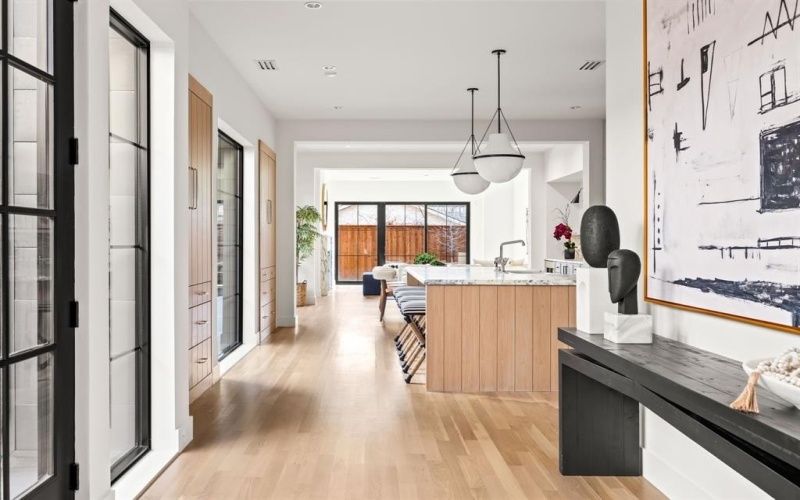 3936 Hawthorne Avenue, Dallas, TX 75219, 3 Habitaciones Habitaciones , ,3 BañosBaños,Residential,En Venta,3936 Hawthorne Avenue,0,21172751