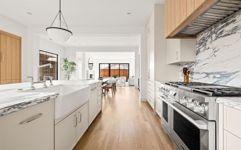 3936 Hawthorne Avenue, Dallas, TX 75219, 3 Habitaciones Habitaciones , ,3 BañosBaños,Residential,En Venta,3936 Hawthorne Avenue,0,21172751