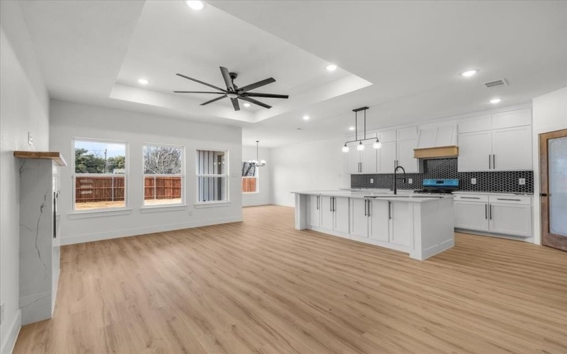 415 hensley Drive, Grand Prairie, TX 75050, 4 Habitaciones Habitaciones , ,2 BañosBaños,Residential,En Venta,415 hensley Drive,0,21172847