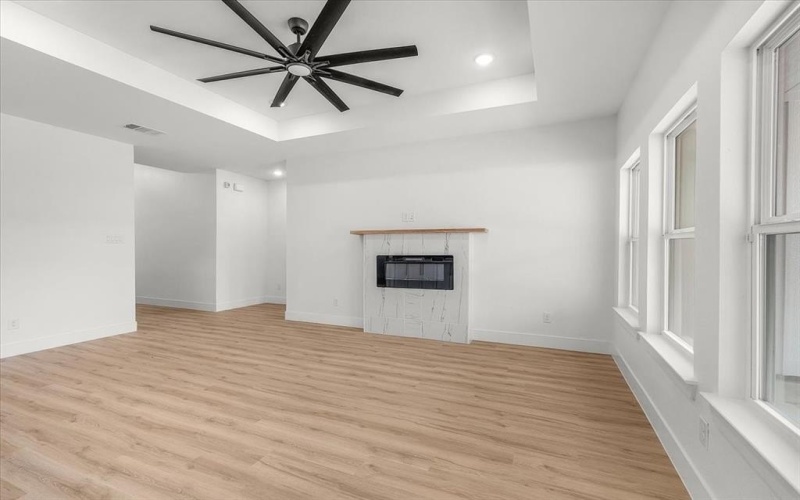 415 hensley Drive, Grand Prairie, TX 75050, 4 Habitaciones Habitaciones , ,2 BañosBaños,Residential,En Venta,415 hensley Drive,0,21172847