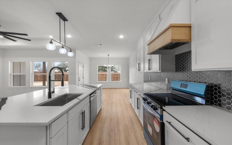 415 hensley Drive, Grand Prairie, TX 75050, 4 Habitaciones Habitaciones , ,2 BañosBaños,Residential,En Venta,415 hensley Drive,0,21172847