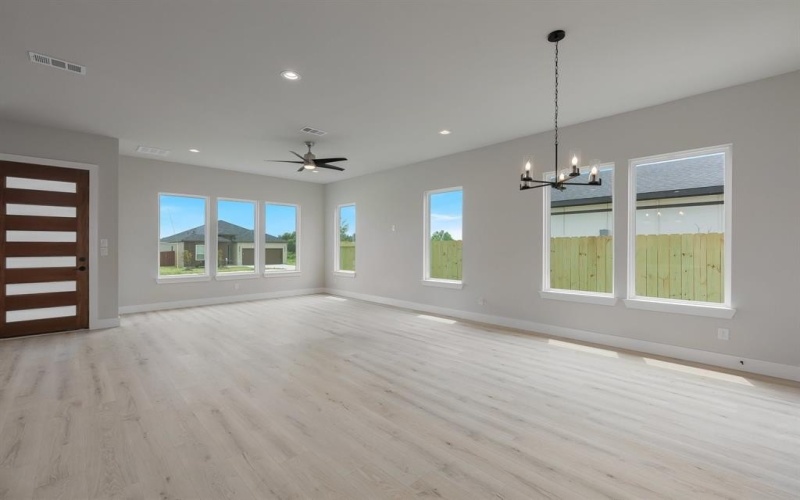 2421 Gooch Street, Dallas, TX 75241, 4 Habitaciones Habitaciones , ,2 BañosBaños,Residential,En Venta,2421 Gooch Street,0,21172898