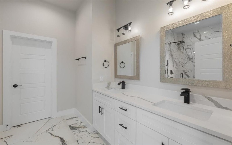 2421 Gooch Street, Dallas, TX 75241, 4 Habitaciones Habitaciones , ,2 BañosBaños,Residential,En Venta,2421 Gooch Street,0,21172898