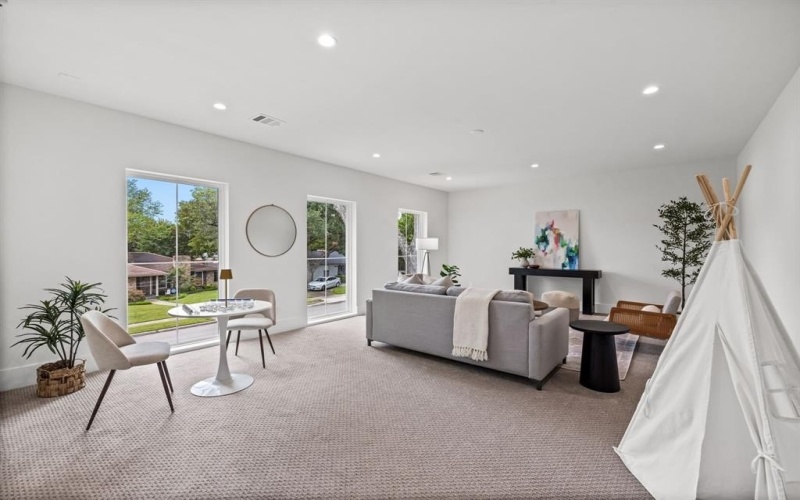 9124 Lynbrook Drive, Dallas, TX 75238, 5 Bedrooms Bedrooms, ,6 BathroomsBathrooms,Residential,For Sale,9124 Lynbrook Drive,0,21173229