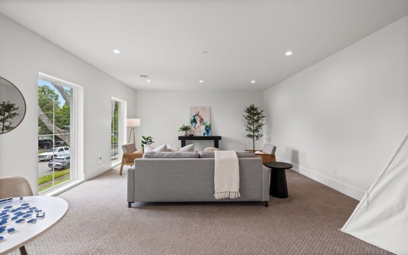 9124 Lynbrook Drive, Dallas, TX 75238, 5 Bedrooms Bedrooms, ,6 BathroomsBathrooms,Residential,For Sale,9124 Lynbrook Drive,0,21173229