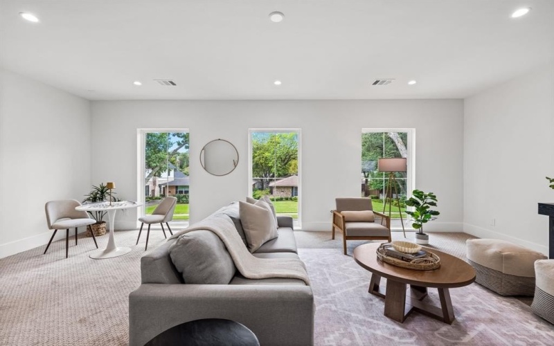 9124 Lynbrook Drive, Dallas, TX 75238, 5 Bedrooms Bedrooms, ,6 BathroomsBathrooms,Residential,For Sale,9124 Lynbrook Drive,0,21173229