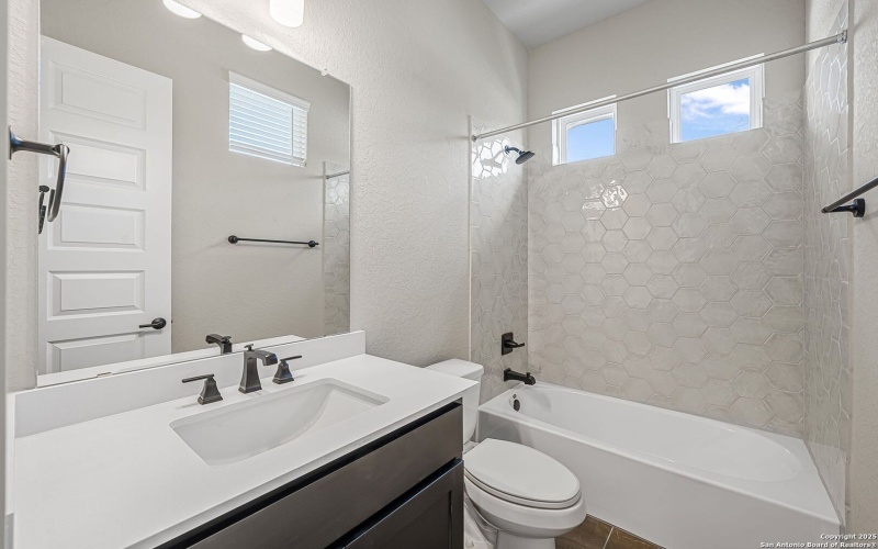 6817 Arbor Falls, Fair Oaks Ranch, TX 78015, 4 Habitaciones Habitaciones , ,3 BañosBaños,Residential,En Venta,6817 Arbor Falls,0,1896187