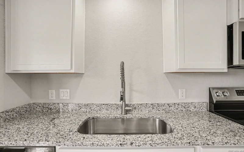 310 W Evergreen unit: 107 #107, San Antonio, TX 78212, 2 Bedrooms Bedrooms, ,2 BathroomsBathrooms,Residential,For Sale,310 W Evergreen unit: 107,0,1939878