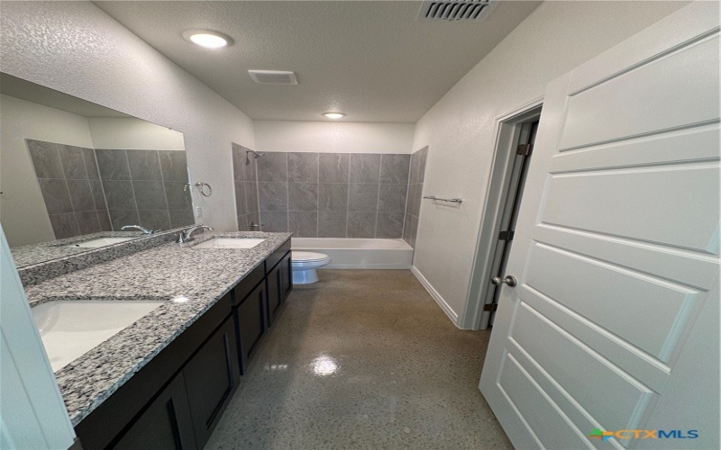 3900 American Elm, Killeen, TX 76542, 3 Habitaciones Habitaciones , ,2 BañosBaños,Residential Multi Family,En Venta,3900 American Elm,0,603843