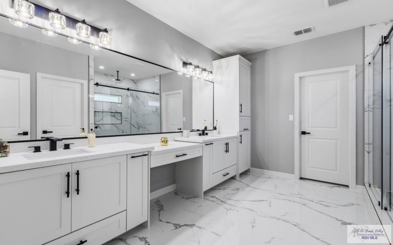 5924 WILLOW PALM COURT, BROWNSVILLE, TX 78526, 5 Bedrooms Bedrooms, ,3 BathroomsBathrooms,Residential,For Sale,5924 WILLOW PALM COURT,0,29771480