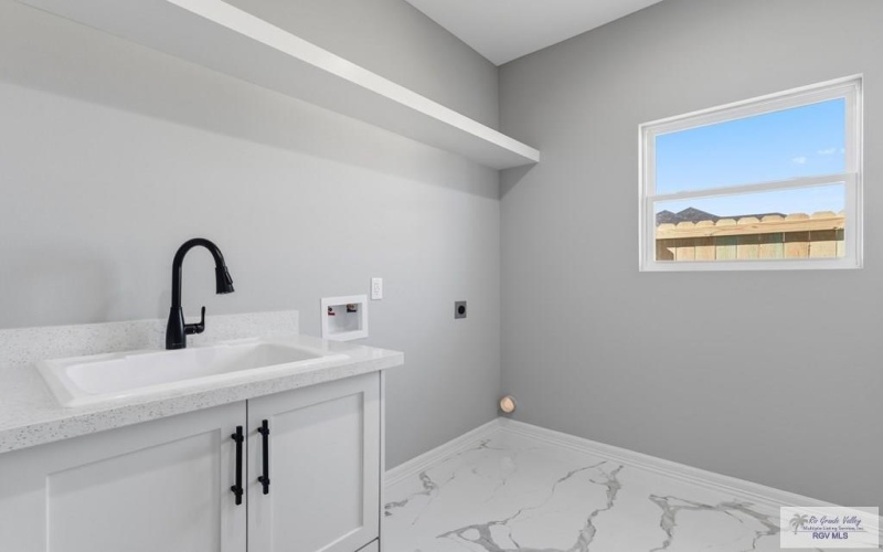 5924 WILLOW PALM COURT, BROWNSVILLE, TX 78526, 5 Bedrooms Bedrooms, ,3 BathroomsBathrooms,Residential,For Sale,5924 WILLOW PALM COURT,0,29771480