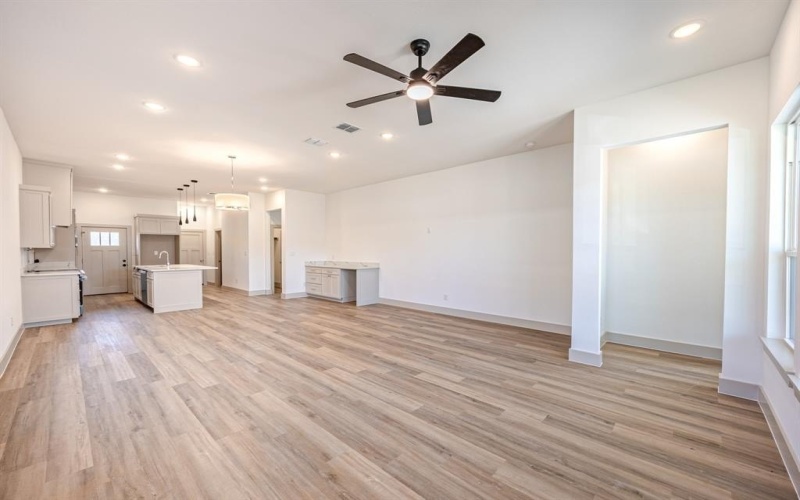 2613 Walker Street, Fort Worth, TX 76105, 3 Habitaciones Habitaciones , ,2 BañosBaños,Residential,En Venta,2613 Walker Street,0,21167680