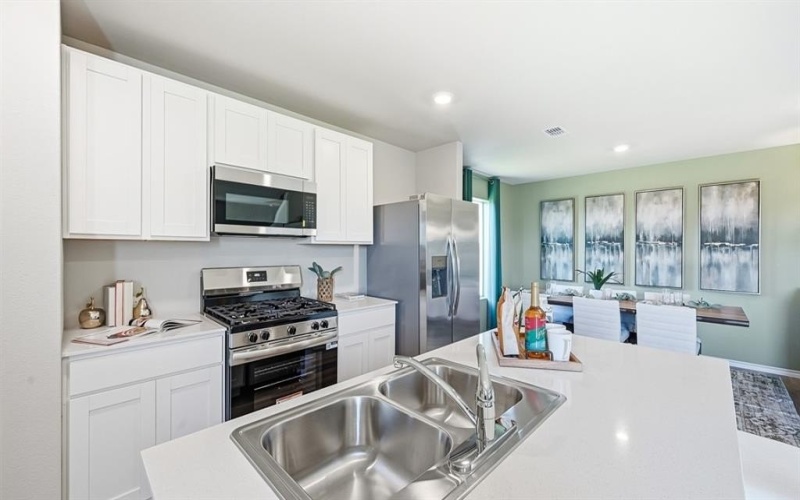 5549 FLANNEL Lane, Denton, TX 76249, 5 Habitaciones Habitaciones , ,2 BañosBaños,Residential,En Venta,5549 FLANNEL Lane,0,21173116