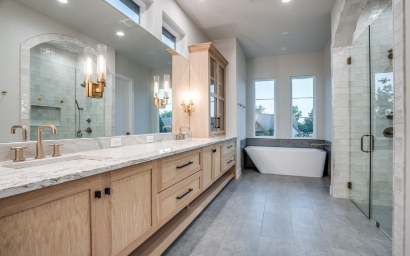 2424 Bellview Circle, Tyler, TX 75709, 5 Bedrooms Bedrooms, ,6 BathroomsBathrooms,Residential,For Sale,2424 Bellview Circle,20660438