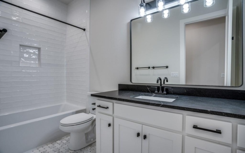 2424 Bellview Circle, Tyler, TX 75709, 5 Bedrooms Bedrooms, ,6 BathroomsBathrooms,Residential,For Sale,2424 Bellview Circle,20660438