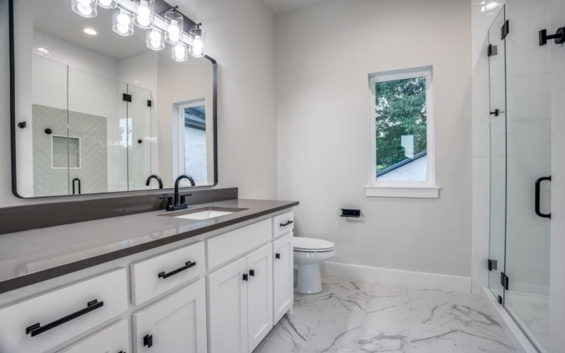 2424 Bellview Circle, Tyler, TX 75709, 5 Bedrooms Bedrooms, ,6 BathroomsBathrooms,Residential,For Sale,2424 Bellview Circle,20660438