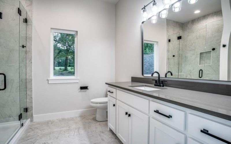 2424 Bellview Circle, Tyler, TX 75709, 5 Bedrooms Bedrooms, ,6 BathroomsBathrooms,Residential,For Sale,2424 Bellview Circle,20660438