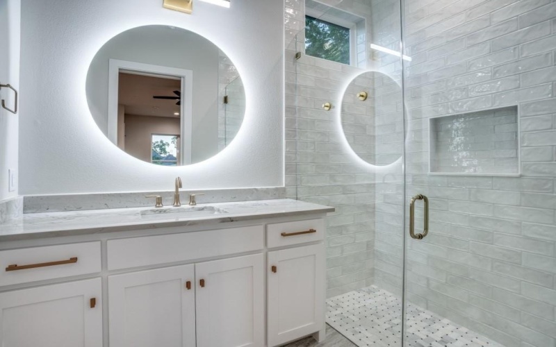 2424 Bellview Circle, Tyler, TX 75709, 5 Bedrooms Bedrooms, ,6 BathroomsBathrooms,Residential,For Sale,2424 Bellview Circle,20660438