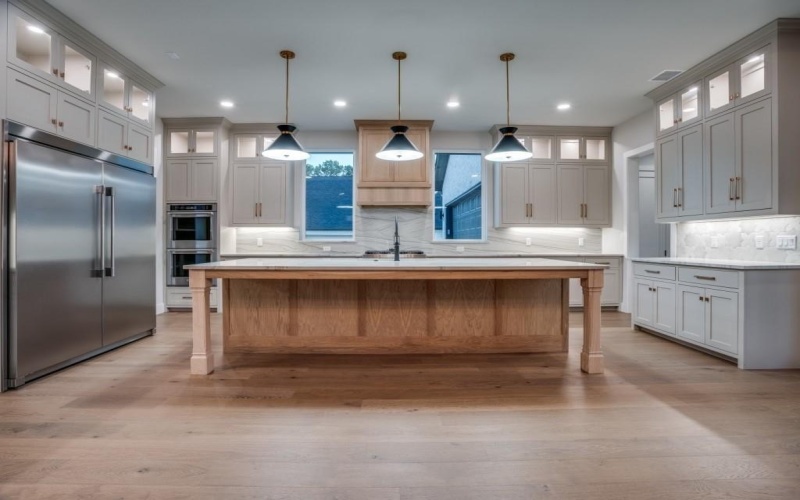 2424 Bellview Circle, Tyler, TX 75709, 5 Bedrooms Bedrooms, ,6 BathroomsBathrooms,Residential,For Sale,2424 Bellview Circle,20660438