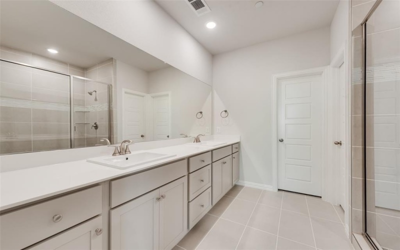 8223 Challenger Lane, Frisco, TX 75034, 3 Habitaciones Habitaciones , ,3 BañosBaños,Residential,En Venta,8223 Challenger Lane,0,21173727