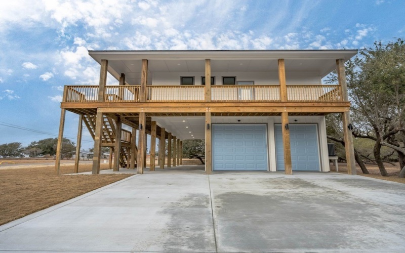 151 Front St, ROCKPORT, TX 78382, 3 Bedrooms Bedrooms, ,2 BathroomsBathrooms,Residential,For Sale,151 Front St,0,150526