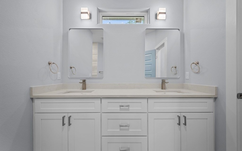 151 Front St, ROCKPORT, TX 78382, 3 Bedrooms Bedrooms, ,2 BathroomsBathrooms,Residential,For Sale,151 Front St,0,150526