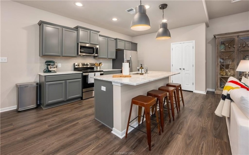 6305 Raleigh Drive, College Station, TX 77845, 4 Bedrooms Bedrooms, ,3 BathroomsBathrooms,Residential,For Sale,6305 Raleigh Drive,0,26001553