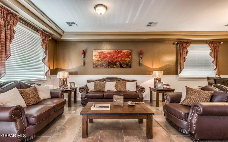 10712 Aaron Street, El Paso, TX 79924, 5 Habitaciones Habitaciones , ,1 BañoBaños,Residential,En Venta,10712 Aaron Street,0,937888