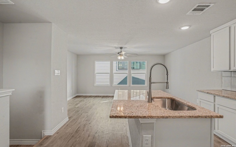 310 W Evergreen ST #120 unit: 120 #120, San Antonio, TX 78212, 3 Habitaciones Habitaciones , ,2 BañosBaños,Residential,En Venta,310 W Evergreen ST #120 unit: 120,0,1939889