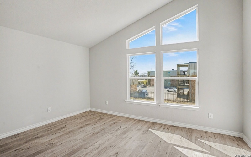 310 W Evergreen ST #120 unit: 120 #120, San Antonio, TX 78212, 3 Habitaciones Habitaciones , ,2 BañosBaños,Residential,En Venta,310 W Evergreen ST #120 unit: 120,0,1939889