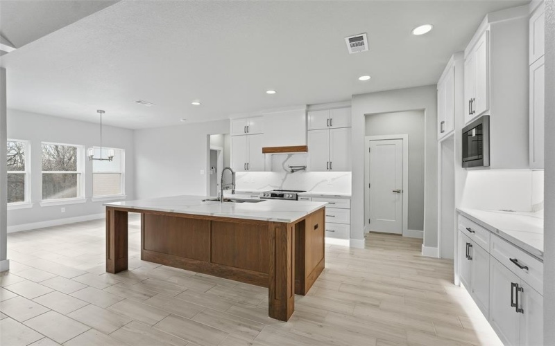 458 Sunrise Trail, Corsicana, TX 75109, 3 Bedrooms Bedrooms, ,2 BathroomsBathrooms,Residential,For Sale,458 Sunrise Trail,0,21174203