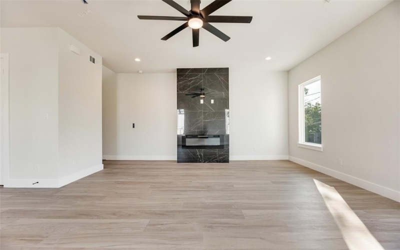 1123 Muncie, Dallas, TX 75212, 3 Bedrooms Bedrooms, ,3 BathroomsBathrooms,Residential,For Sale,1123 Muncie,0,21174317