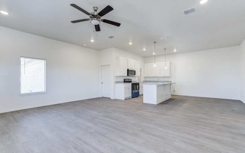 7011 40th Street, Lubbock, TX 79407, 3 Habitaciones Habitaciones , ,2 BañosBaños,Residential,En Venta,7011 40th Street,0,202601743