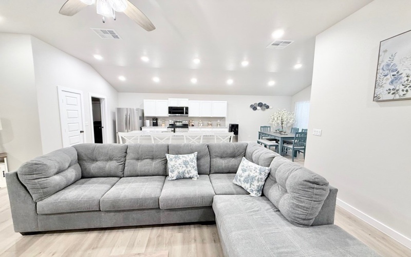 2944 Hidalgo Ave, Midland, TX 79705, 3 Bedrooms Bedrooms, ,2 BathroomsBathrooms,Residential,For Sale,2944 Hidalgo Ave,0,167250