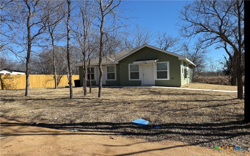 1704 E 3rd, Lampasas, TX 76550, 2 Bedrooms Bedrooms, ,2 BathroomsBathrooms,Residential Multi Family,For Sale,1704 E 3rd,0,603736