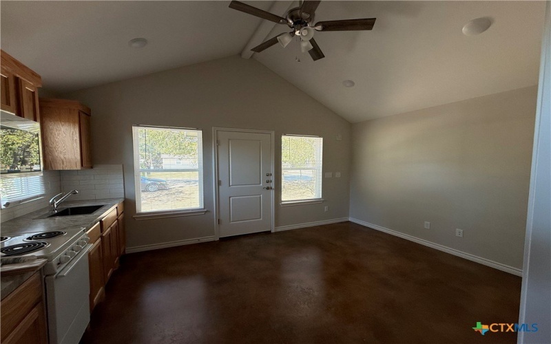 1704 E 3rd, Lampasas, TX 76550, 2 Bedrooms Bedrooms, ,2 BathroomsBathrooms,Residential Multi Family,For Sale,1704 E 3rd,0,603736