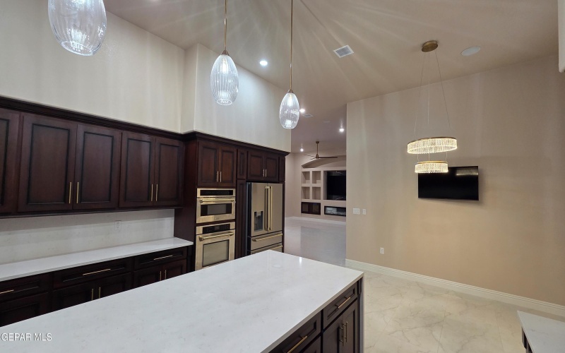 2034 CIMARRON BLUFF Lane, El Paso, TX 79911, 5 Habitaciones Habitaciones , ,5 BañosBaños,Residential,En Venta,2034 CIMARRON BLUFF Lane,0,937951