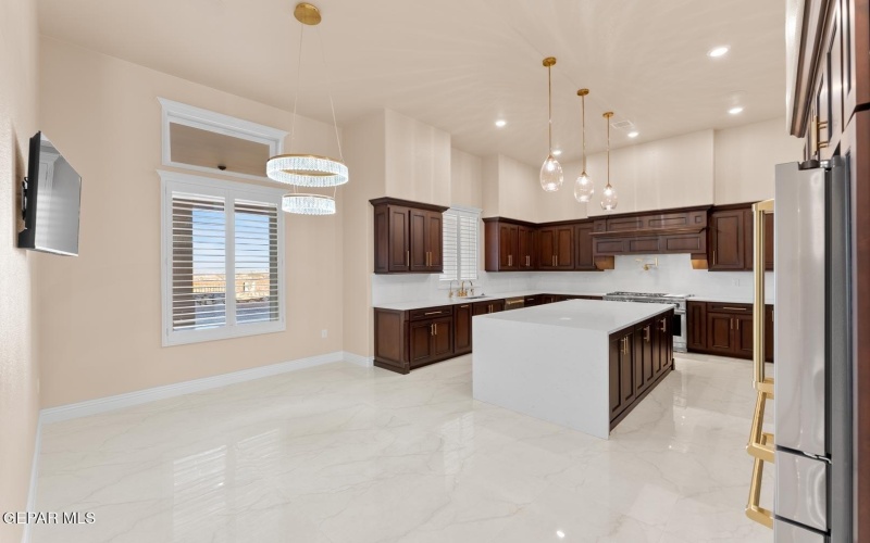 2034 CIMARRON BLUFF Lane, El Paso, TX 79911, 5 Habitaciones Habitaciones , ,5 BañosBaños,Residential,En Venta,2034 CIMARRON BLUFF Lane,0,937951