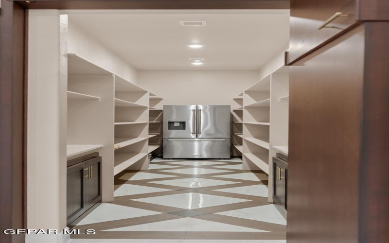 2034 CIMARRON BLUFF Lane, El Paso, TX 79911, 5 Habitaciones Habitaciones , ,5 BañosBaños,Residential,En Venta,2034 CIMARRON BLUFF Lane,0,937951