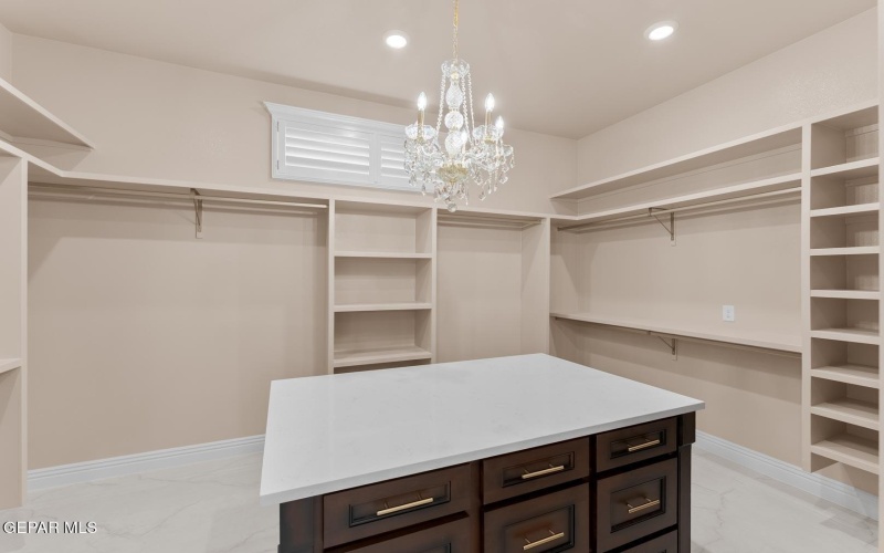 2034 CIMARRON BLUFF Lane, El Paso, TX 79911, 5 Habitaciones Habitaciones , ,5 BañosBaños,Residential,En Venta,2034 CIMARRON BLUFF Lane,0,937951