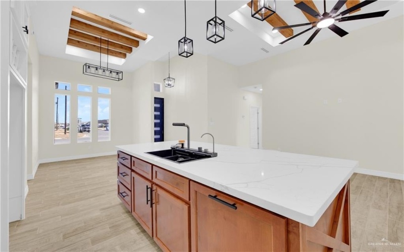 151 E Irvine Avenue, Alamo, TX 78516, 4 Habitaciones Habitaciones , ,2 BañosBaños,Residential,En Venta,151 E Irvine Avenue,0,494378